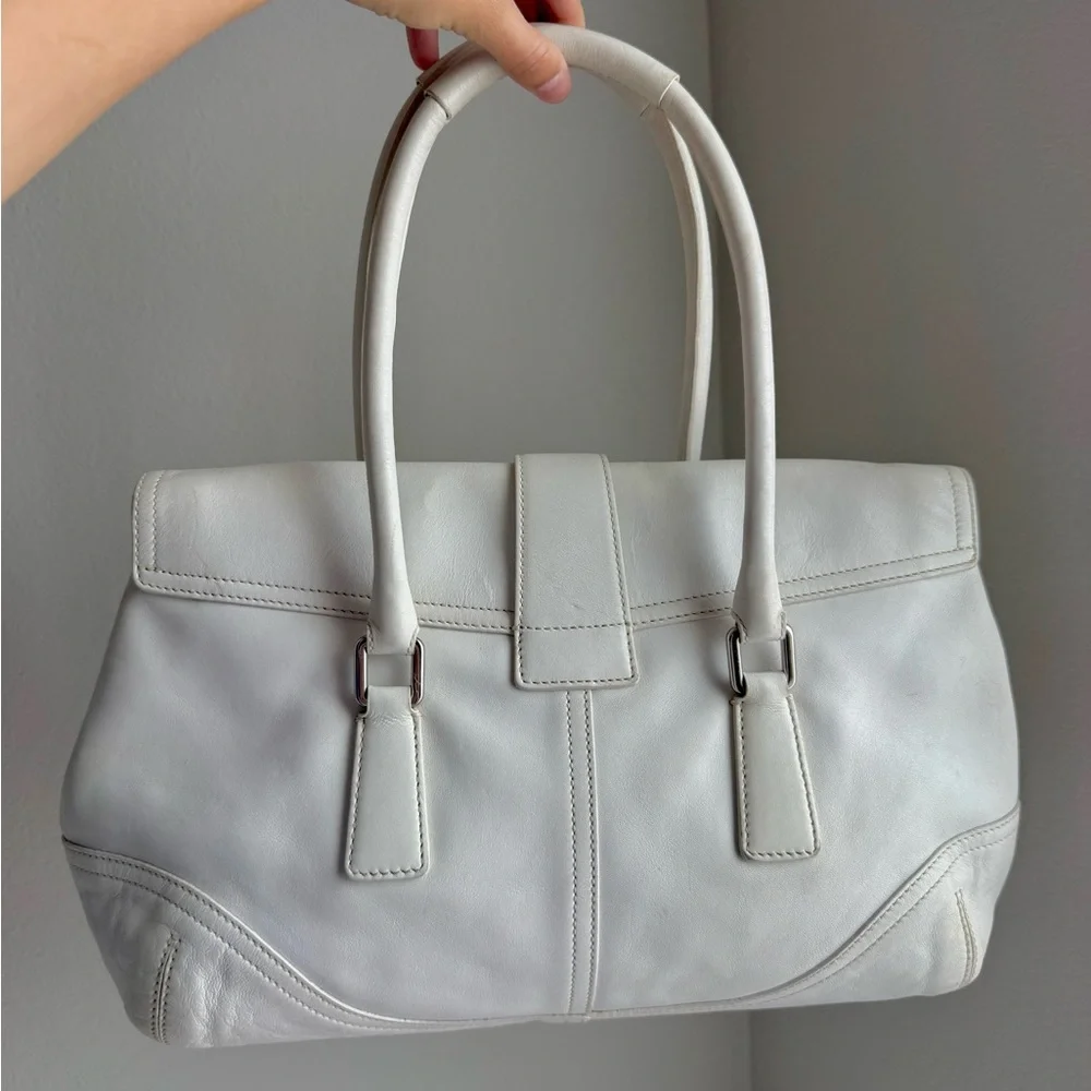 Vintage Coach Shoulder Bag SoHo Buckle Flap in white leather - Picture 5 of 7